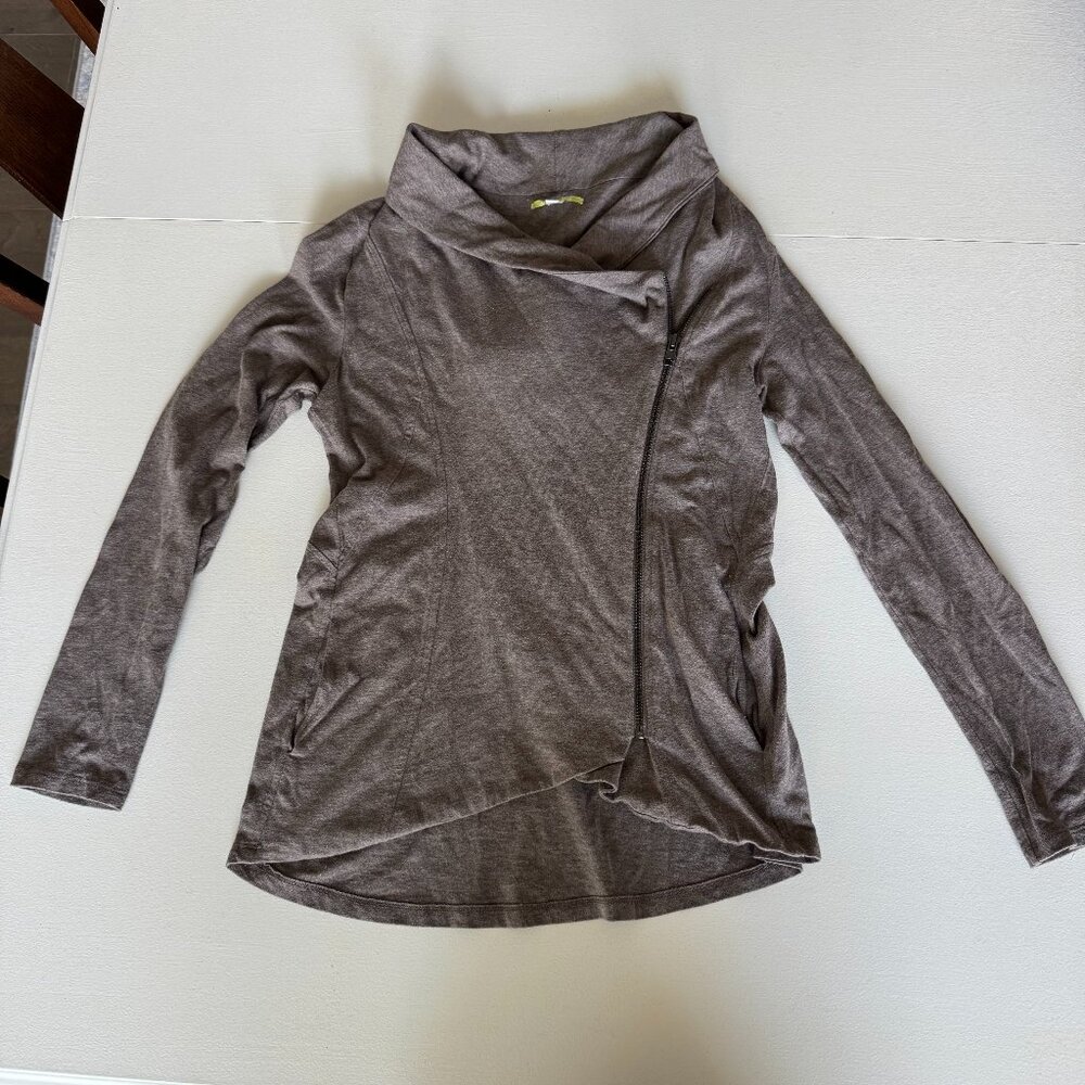 Gianni Bini Women's Sweater Wool Cotton Blend Medium Asymmetrical Zip Shawl